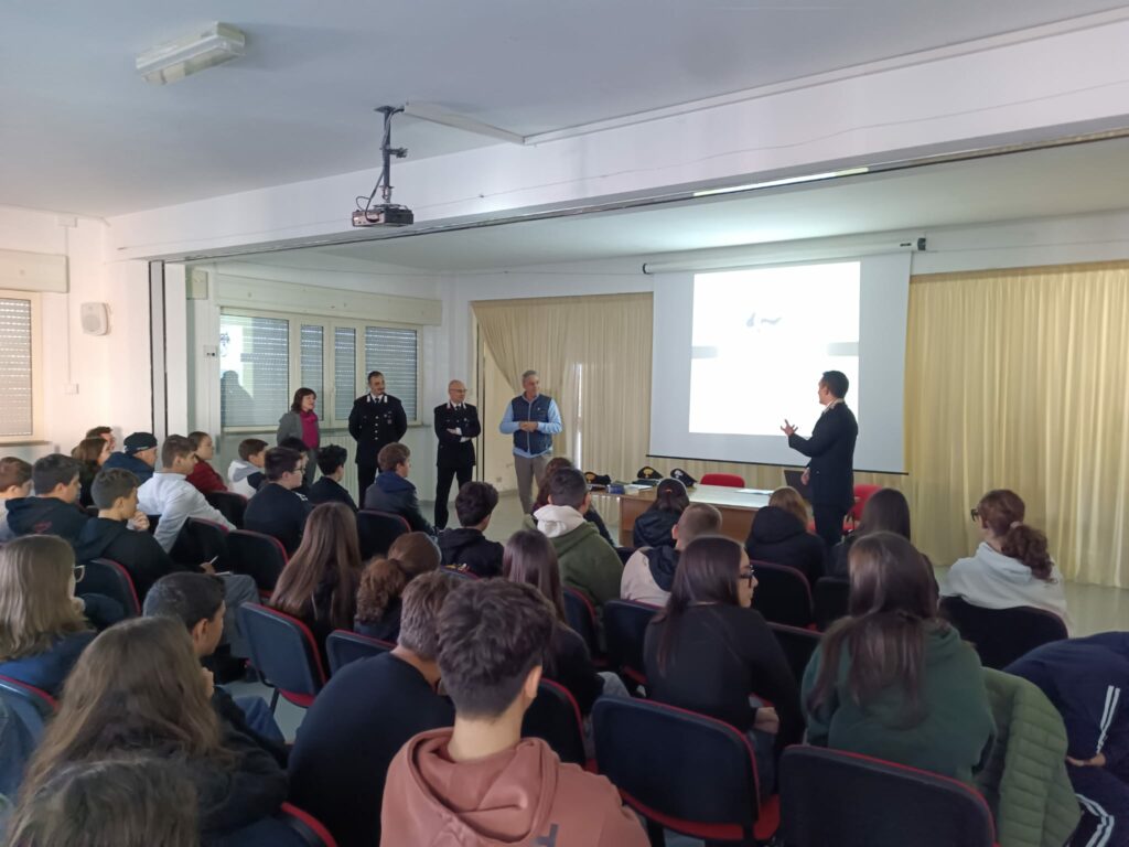 Una mattinata di riflessione e consapevolezza con l’Arma dei Carabinieri