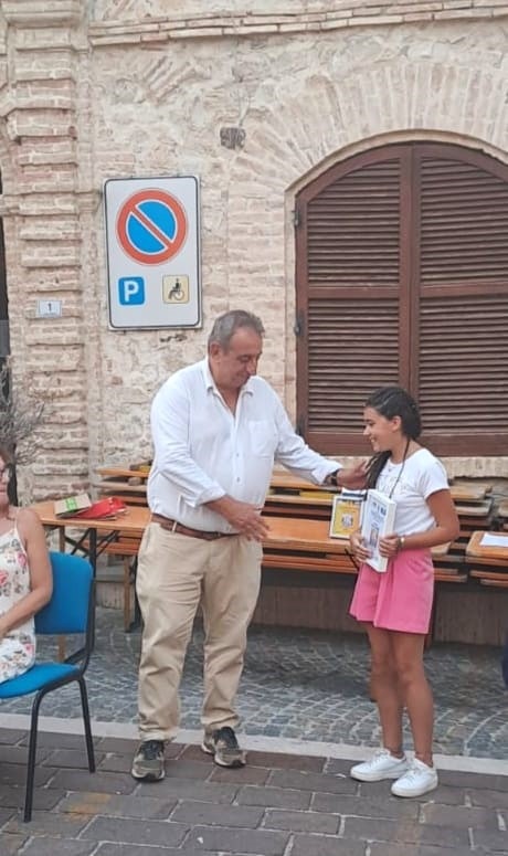 Lisa Sirolli viene premiata
